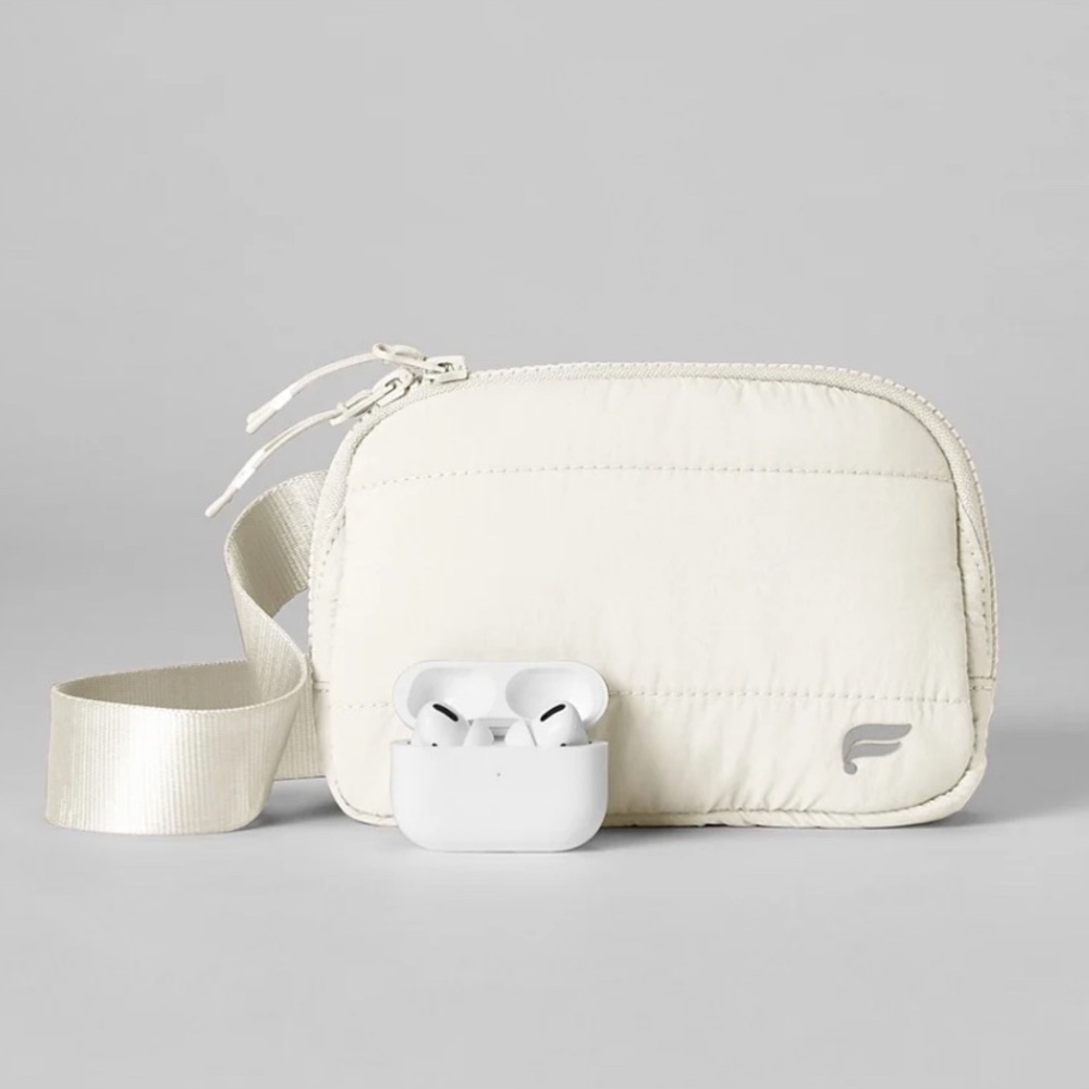NWT, Yitty,‎ The Essential Puffer Belt Bag, Bone, OS